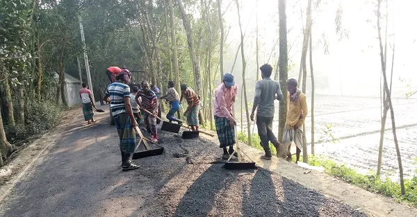 ভালো সড়ক সংস্কারে টেন্ডার, দেড় কোটি টাকা হরিলুটের পাঁয়তারা
