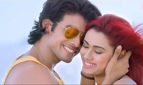 পার্টি শেষে ‘বিজলী’ এখন সাগর তীরে