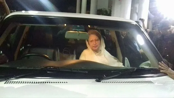 ভোরে বাসায় ফিরলেন খালেদা জিয়া