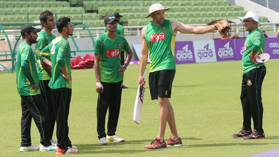 নিধাস ট্রফিতে হ্যালসলকেও পাচ্ছে না বাংলাদেশ
