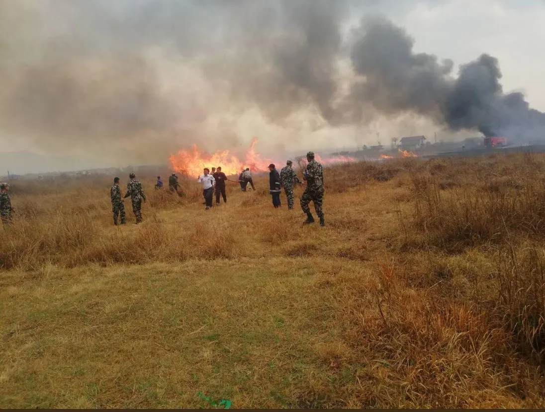 নেপালের ত্রিভূবন এয়ারপোর্টে অবতরণের সময় দুর্ঘটনার শিকার হয় উড়োজাহাজটি