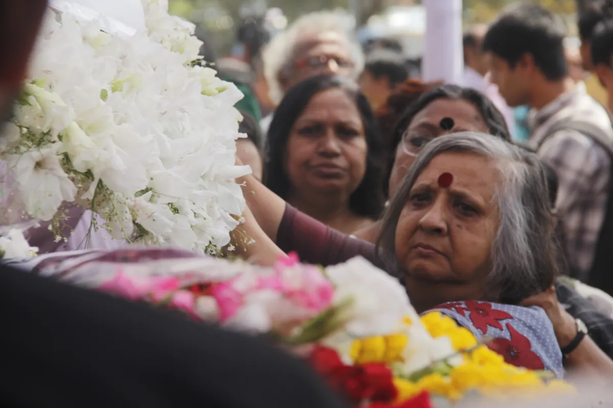 শেষ যাত্রায় প্রিয়ভাষিণী