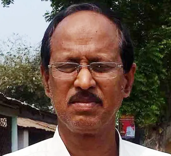শিক্ষার্থীদের ১ দিনের টিফিনের টাকা বাঁচাতে পারে শিক্ষকের প্রাণ