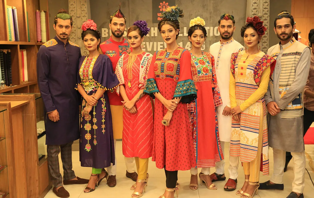 বিশেষ ব্যবস্থায় রোববার থেকে খুলছে আড়ংয়ের কিছু আউটলেট