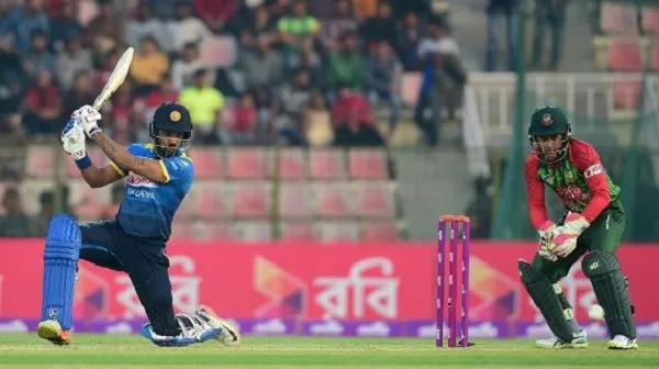 টপকাতে হবে ২১৫ রানের পাহাড়