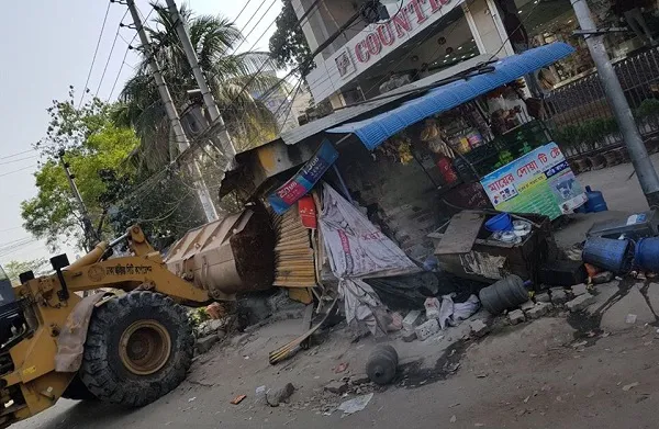 মিরপুরে উত্তর সিটি কর্পোরেশনের উচ্ছেদ অভিযান