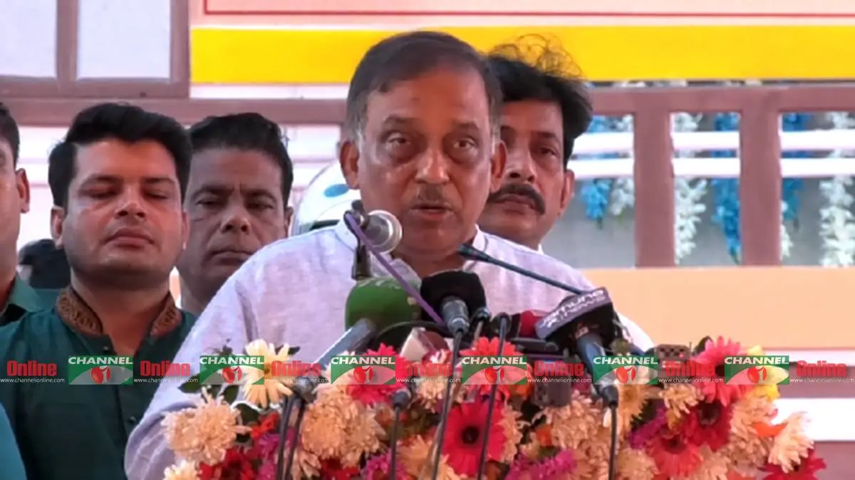 সীমান্ত থেকে ভারী অস্ত্র সরিয়ে নিয়েছে মিয়ানমার: স্বরাষ্ট্রমন্ত্রী