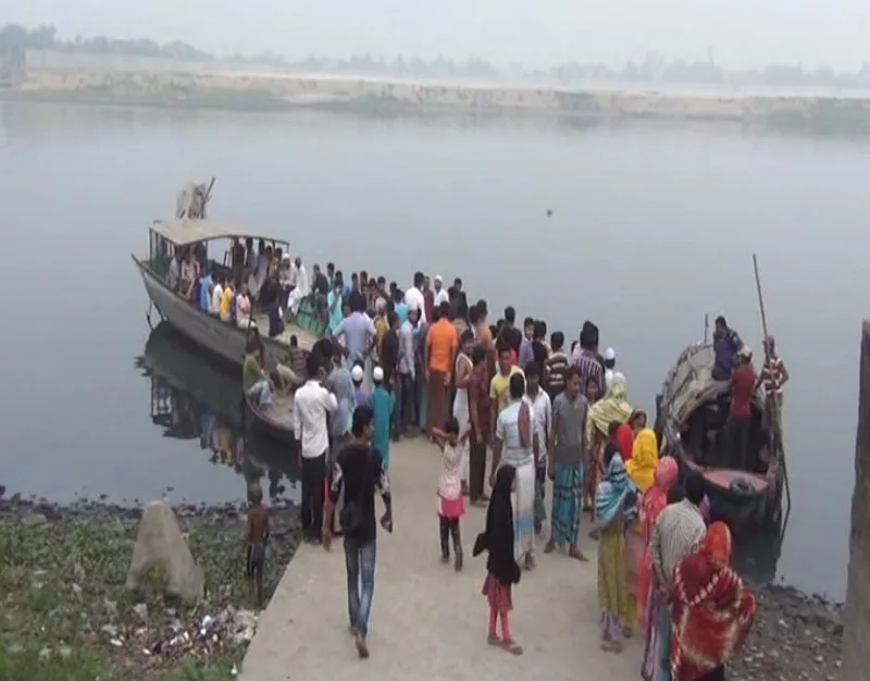 শীতলক্ষ্যায় নৌকা ডুবি, নিখোঁজ ৫