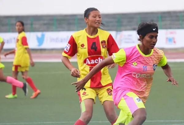 ‘গোলমেশিন’ সাবিনাকে থামানো যাচ্ছে না
