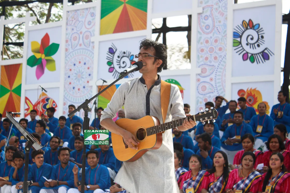 সংগীত পরিবেশন করেন বাপ্পা মজুমদার