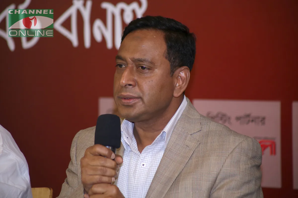জিপিএইচ গ্রুপের চেয়ারম্যান জাহাঙ্গীর আলম বলেন, আধুনিক প্রযুক্তি ব্যবহার করে উৎপাদিত ব্যয় কমিয়ে দেশের বাইরে আমরা পণ্য রপ্তানি করতে পারব।