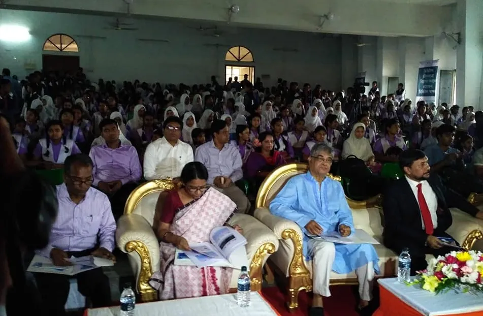 ইন্টারনেট, ফেসবুকে নয় সন্তান বিপথে যায় বাবা-মায়ের অযত্নে: মোস্তফা জব্বার