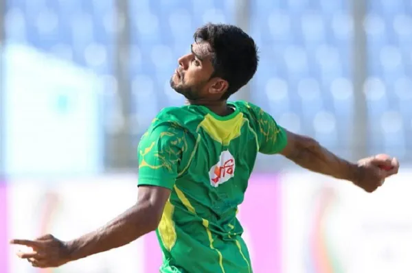 সাইফ-তাইবুরের সেঞ্চুরির ম্যাচে মিরাজের অবিশ্বাস্য বোলিং