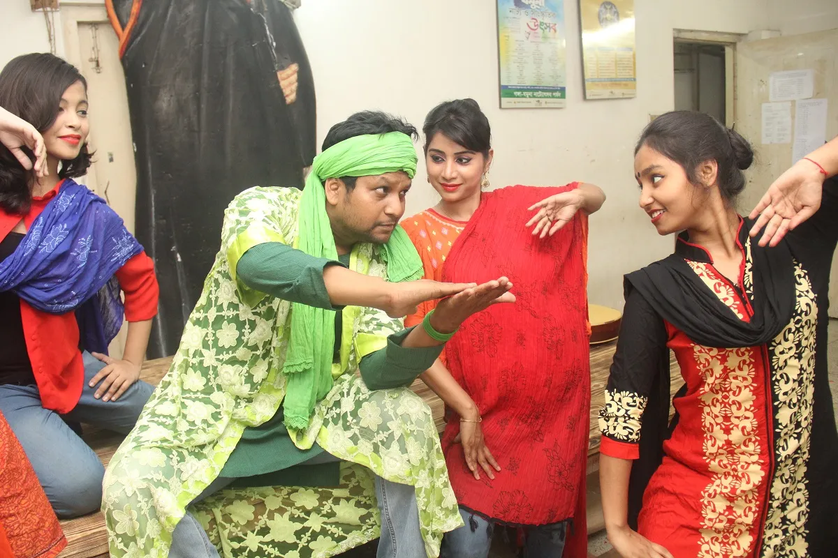 দুইদিনের টানা মঞ্চায়নে শুরু হচ্ছে ‘হাছনজানের রাজা’