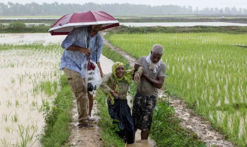 রয়টার্সে তার প্রথমদিনই ছবি তুলতে হয় হলি আর্টিজানে