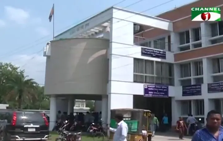খুলনায় শেষ মুহূর্তে আমেজের সাথে আছে শঙ্কা