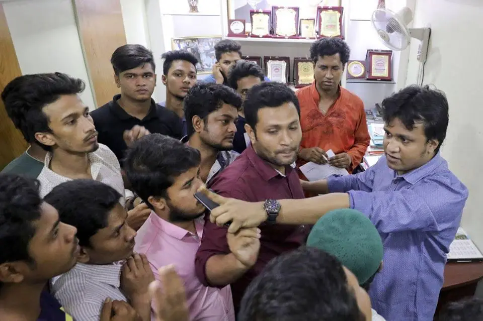 শিক্ষককে মারধর: চট্টগ্রামের সেই ছাত্রলীগ নেতার পদত্যাগ