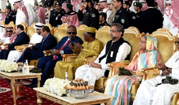 শেখ হাসিনার সঙ্গে যে রাজা-বাদশাহ-আমীররা ছিলেন