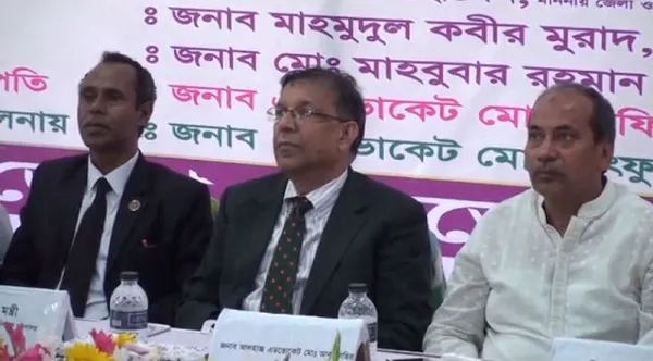 বিএনপি রাজনৈতিক বোমাবাজি করছে: আইনমন্ত্রী