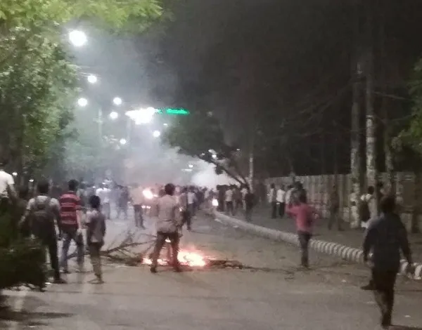 কোটা সংস্কার: ঢাবিতে ধাওয়া খেয়ে পিছু হটেছে ছাত্রলীগ