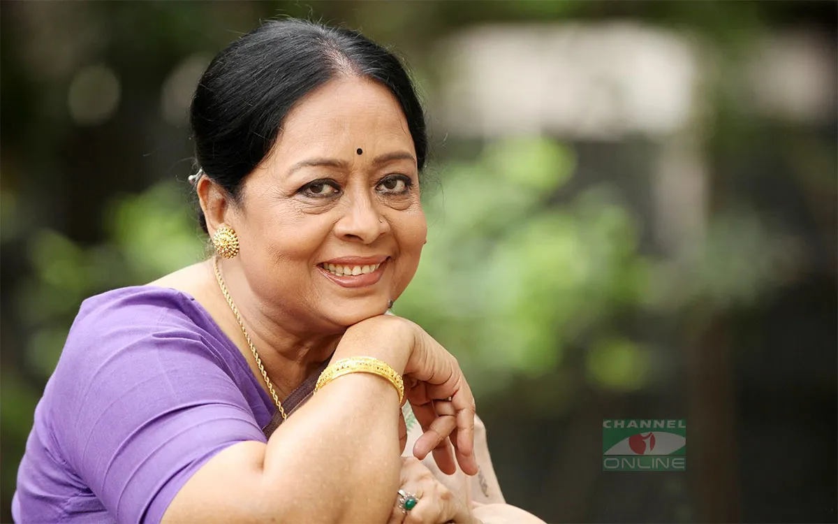 সব ভাই বোনরা মিলে একসাথে মেলায় যেতাম: শর্মিলী আহমেদ