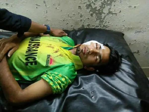 জাবি গ্রন্থাগারে চলন্ত ফ্যান পড়ে শিক্ষার্থী আহত