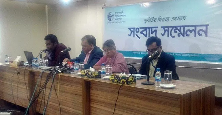 পোশাক শিল্পে সুশাসন নিশ্চিতে টিআইবির ৮ সুপারিশ