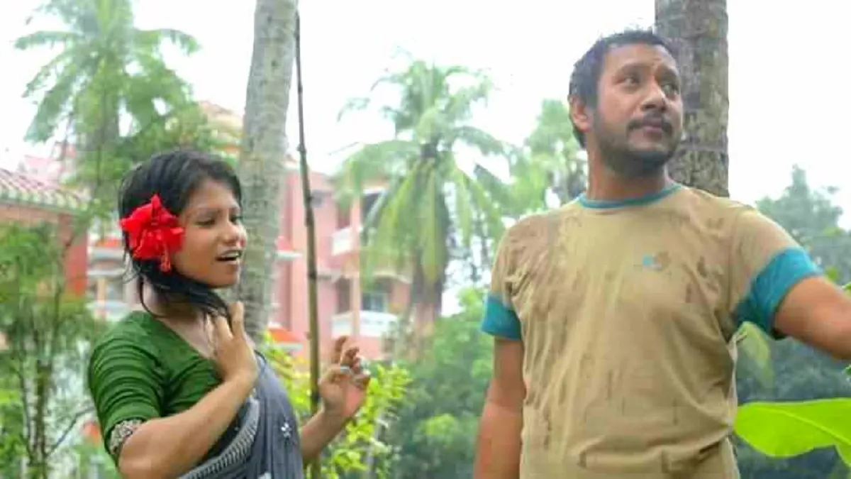এই ‘মুখ ও মুখোশ’ রাজনীতি ও প্রেমের