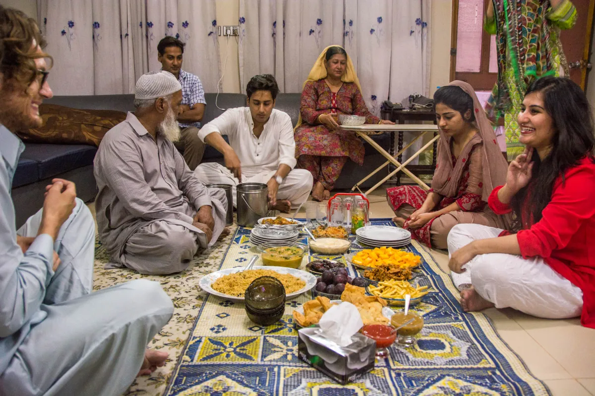 মালয়েশিয়ান মুসলিমদের ইফতার আইটেমে যা যা থাকে