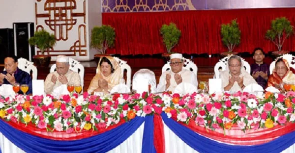 বিশিষ্ট নাগরিকদের সঙ্গে রাষ্ট্রপতির ইফতার পার্টি