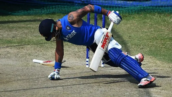 মোবাইল ছাড়ো, অনুশীলন করো: কোহলি