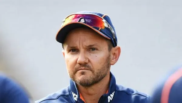 নিউজিল্যান্ড হেড কোচের পদত্যাগ