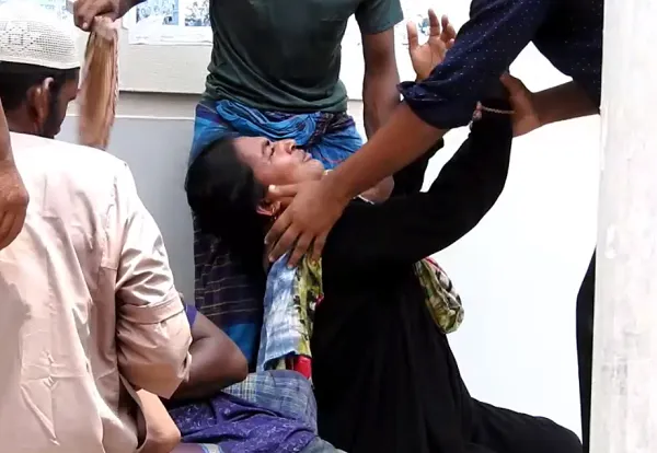 সড়কে ঝরল বাবা-মেয়ের প্রাণ