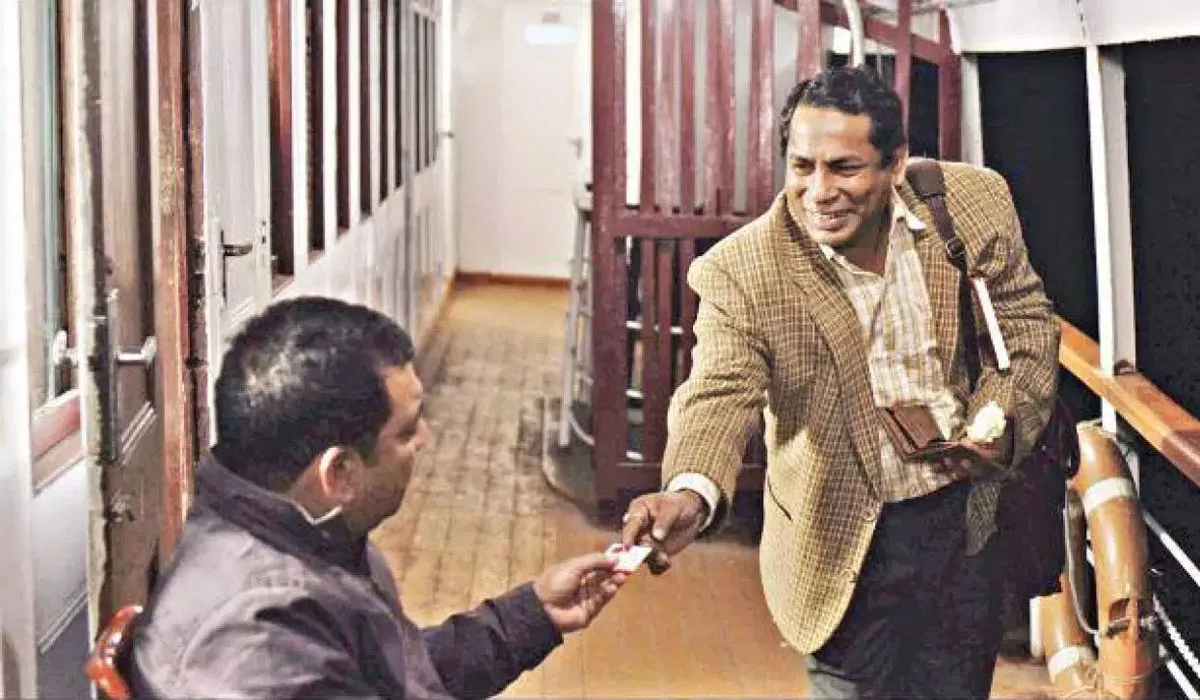 ঢাকার বাইরে ‘কমলা রকেট’-এর যাত্রা