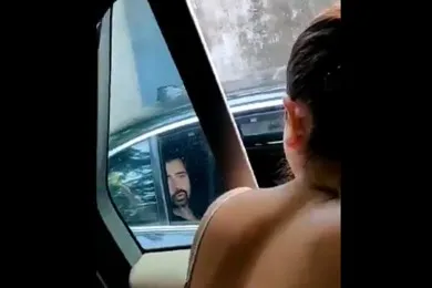 আনুশকার ব্যবহারে স্তম্ভিত সেই পথচারী