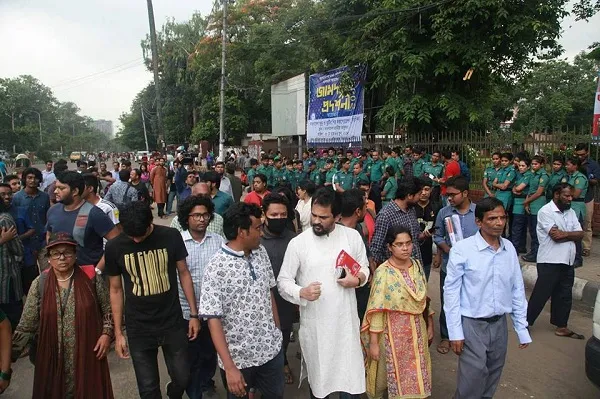 ‘সরকারের আচরণে মনে হয় জনগণের কাছে তাদের দায়বদ্ধতা নেই’