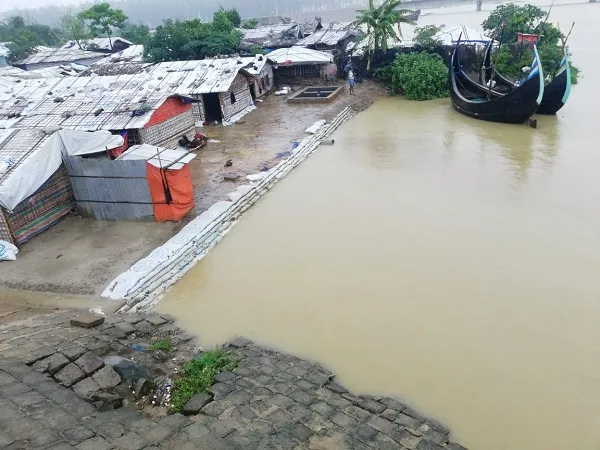 ভারী বর্ষণে ক্ষতিগ্রস্ত সাড়ে ২১ হাজার রোহিঙ্গা