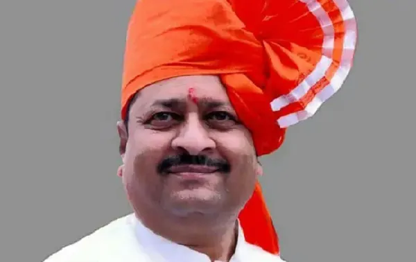 ‘স্বরাষ্ট্রমন্ত্রী হলে বুদ্ধিজীবীদের গুলি করার নির্দেশ দিতাম’
