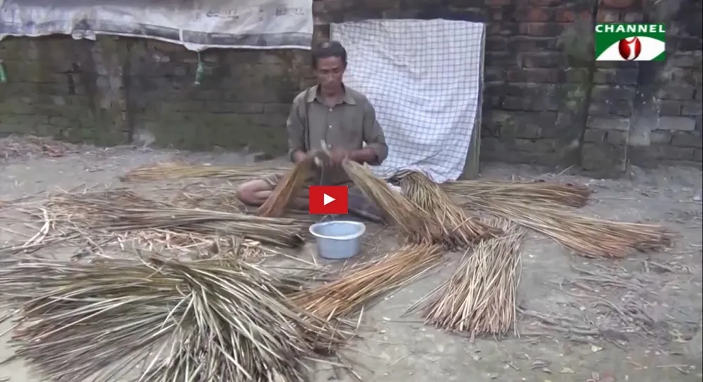 শীতল পাটি তৈরিতে কারিগরদের আগ্রহ হারানোর কারণ কী?