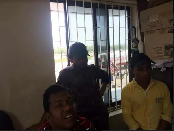 কক্সবাজার বিমানবন্দরে জুতা থেকে ইয়াবা উদ্ধার, আটক ৩