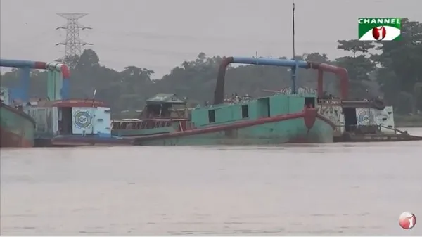 অবৈধভাবে বালু উত্তোলনে হুমকির মুখে কুশিয়ারা নদী