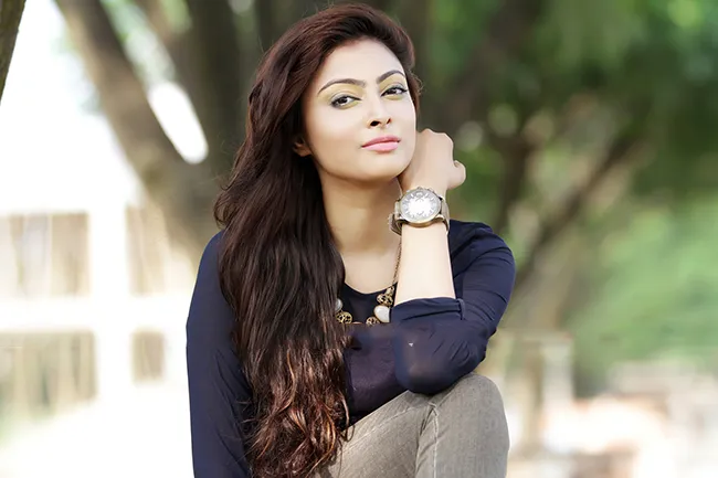 ‘মধ্যবর্তিনী’র গল্প বলার ধরনটাই অন্যরকম: নাবিলা