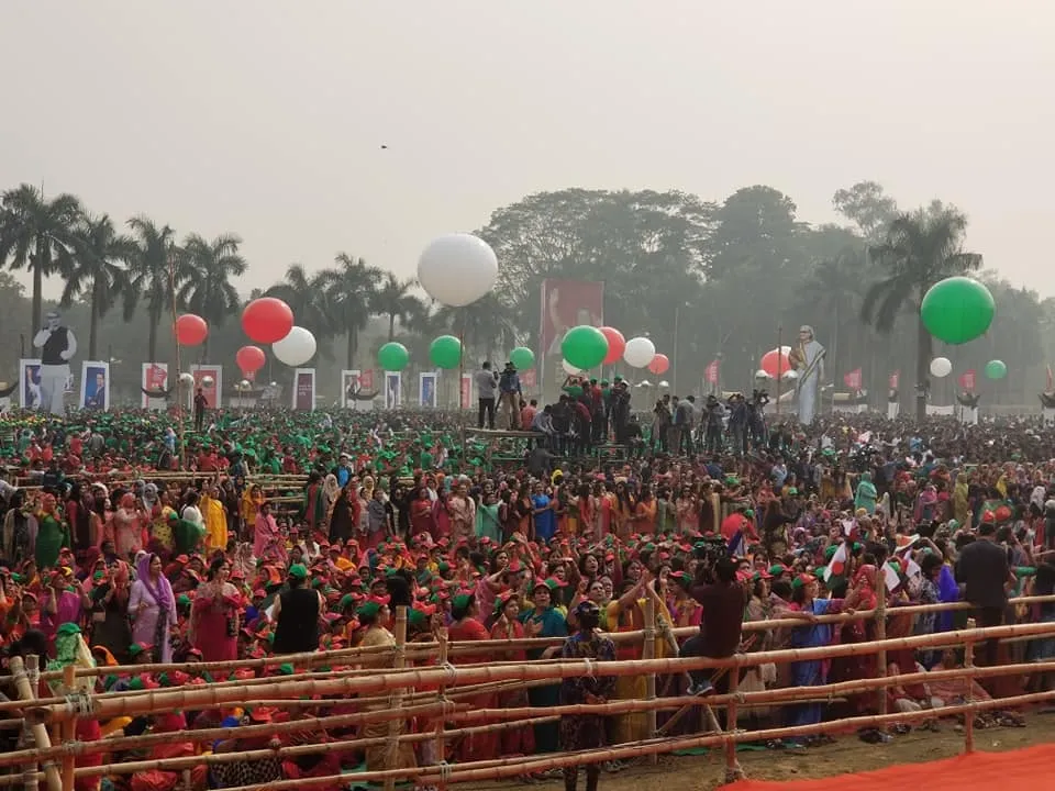 সোহরাওয়ার্দী উদ্যান এখন জনসমুদ্র