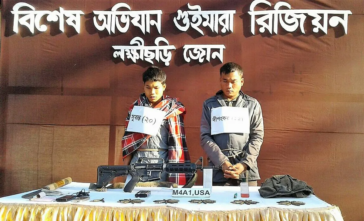 পার্বত্য চট্টগ্রামে সেনা অভিযানে অস্ত্রসহ আটক ২