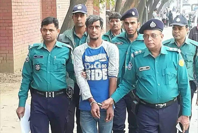 পুলিশের গাড়িতে অগ্নিসংযোগের কথা স্বীকার করেছে ‘বিএনপি সমর্থক’ ওয়াসিম