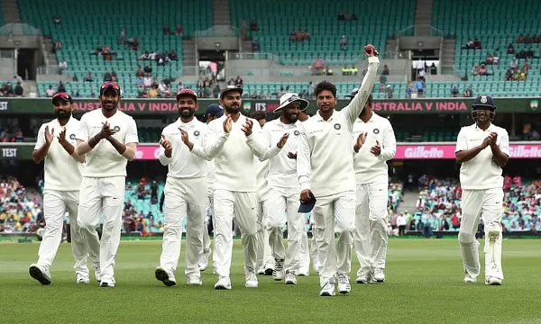 ফলোঅনের ফাঁদে অস্ট্রেলিয়া, ইতিহাসের অপেক্ষায় ভারত