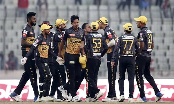 শেষ বলে মোস্তাফিজকে যে পরামর্শ দেন মিরাজ