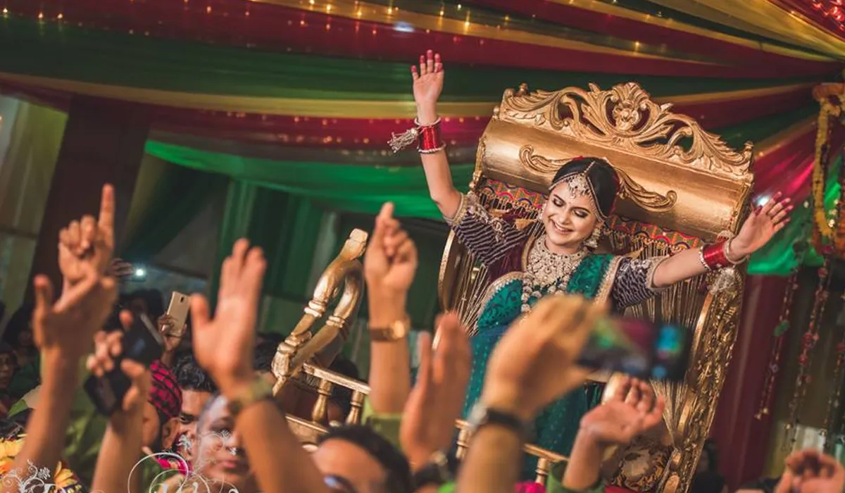 ছবিতে শবনম ফারিয়ার গায়ে হলুদ