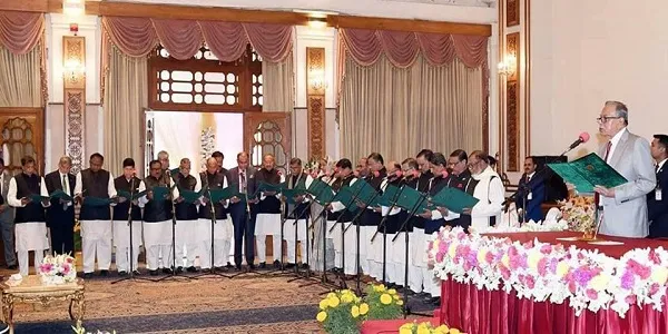 নতুন মন্ত্রিসভাকে বিশেষজ্ঞদের অভিনন্দন