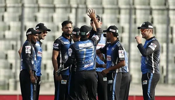 মাশরাফীদের কাছে পাত্তাই পেল না তারকা ঠাসা কুমিল্লা